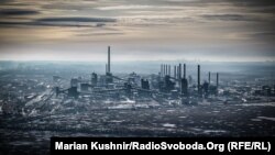 Зруйнована Авдіївка і коксо-хімічний комбінат. Донецька область, Україна