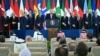 Președintele american Donald Trump (centru) vorbește în timpul Summitului de Pace de la Sharm El-Sheikh, desfășurat în stațiunea de la Marea Roșie - Egipt, 13 octombrie 2025.