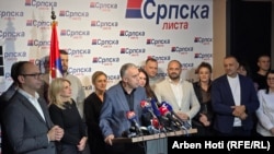 Predsednik Srpske liste Zlatan Elek na konferenciji za novinare u Severnoj Mitrovici