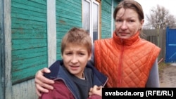 Валянціна з сынам-пяціклясьнікам