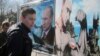 Москва. 16 марта 2015 года. На выставке графических работ "Крым. Возвращение в родную гавань"