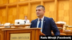Radu Miruță, ministrul Economiei, Digitalizării, Antreprenoriatului și Turismului, la tribuna Parlamentului. 