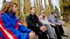 Сочиде жұмыс істеп, жалақыларын ала алмаған жұмысшылар: (солдан оңға қарай) Наталья Волкова, Евгений Подрезов, Валерий Васин және Олег Жуков. 