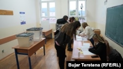 Glasanje u Tehničkoj školi u Severnoj Mitrovici, 12. oktobar 2025.