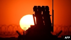 The silhouette of a Patriot air defense system installed at the military hub for Ukraine at the Rzeszow-Jasionka airport in Jasionka, Poland. (file photo)
